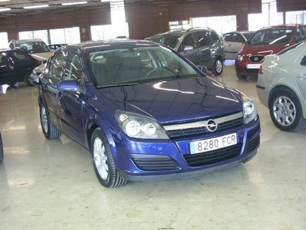 Venta de coche Opel Astra 1.7 Cdti 100cv '06 en Lleida