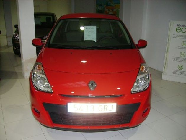 RENAULT CLIO 1.2 16V EXPRESSION 75