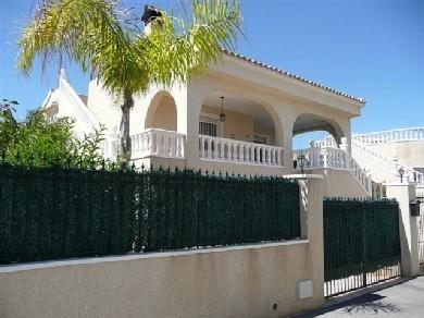 Chalet con 5 dormitorios se vende en Pinar de Campoverde