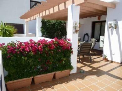 Apartamento con 2 dormitorios se vende en Marbella, Costa del Sol