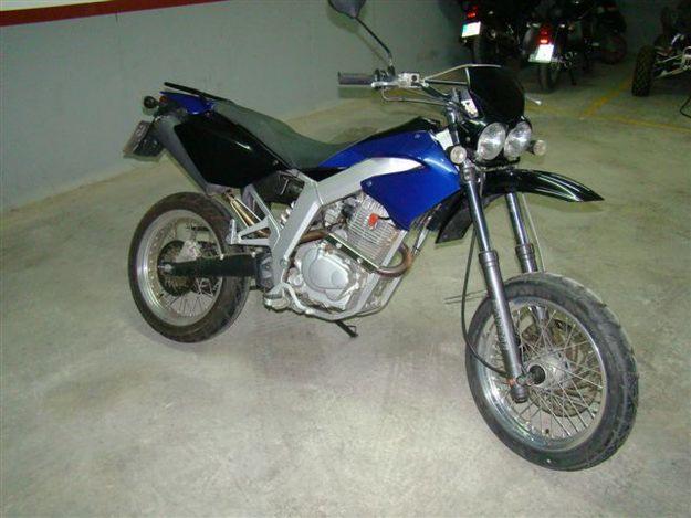 Derbi senda 125 4T Supermotard (modelo del 2006)