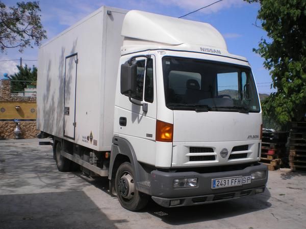 SE VENDE CAMION(NISSAN ATLEON 140.80)PRECIO,13500E