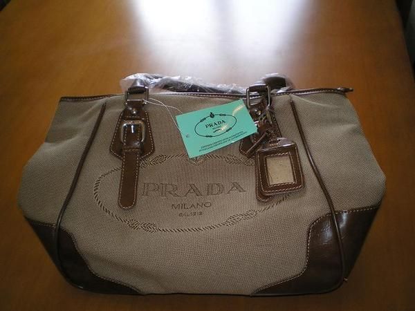 vendo bolso de Prada sin estrenar