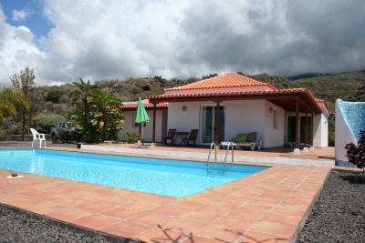 Holiday home with swimming pool