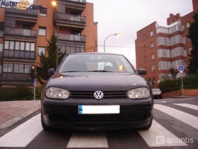 VOLKSWAGEN GOLF 4 - Madrid