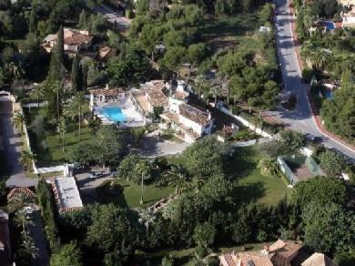 Chalet con 6 dormitorios se vende en Marbella, Costa del Sol