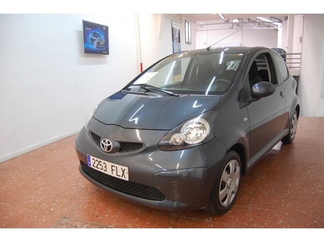 TOYOTA iQ2 1.0 VVT-i Multidrive