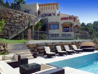 Chalet con 6 dormitorios se vende en Marbella, Costa del Sol