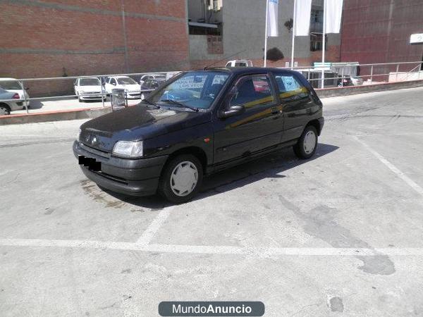 RENAULT - CLIO 1. 2 GASOLINA