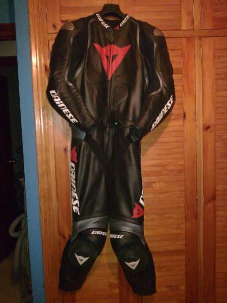 VENDO MONO DAINESE LAGUNA SECA