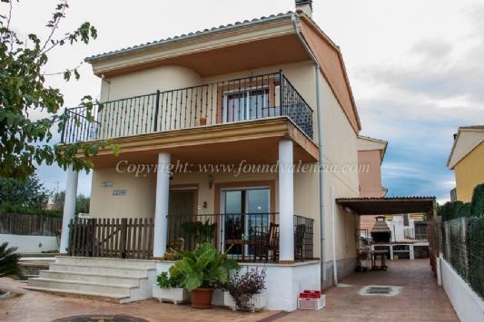 3 Dormitorio Chalet En Venta en Turis, Valencia