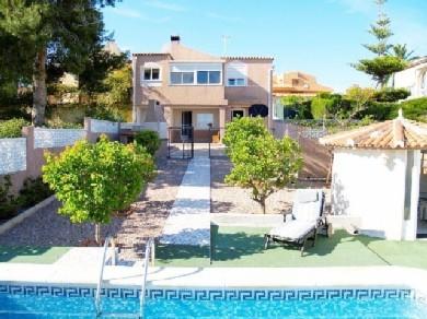 Chalet pareado con 3 dormitorios se vende en Los Balcones, Costa Blanca