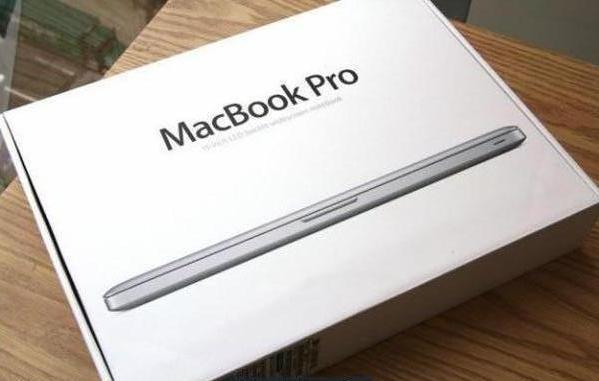 MacBook Pro 15,4