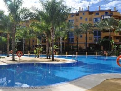 Apartamento con 2 dormitorios se vende en Marbella, Costa del Sol