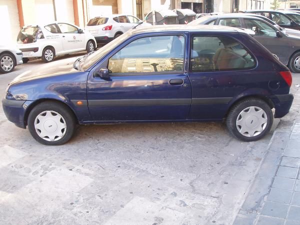 Se vende FOR FIESTA tddi 1,8 (2002)