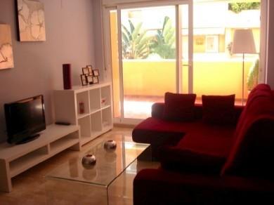 Apartamento con 2 dormitorios se vende en Marbella, Costa del Sol