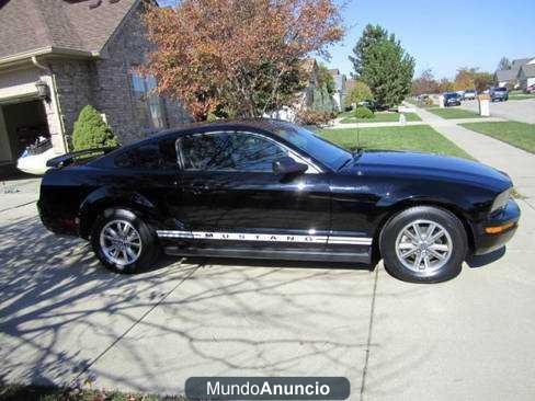 Ford Mustang DELUXE!!!