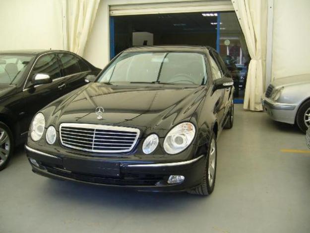 Venta de Mercedes E 320 CDI '04 en Málaga