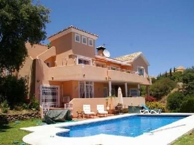 Chalet con 5 dormitorios se vende en Mijas Costa, Costa del Sol