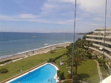 Apartamento con 4 dormitorios se vende en Estepona, Costa del Sol