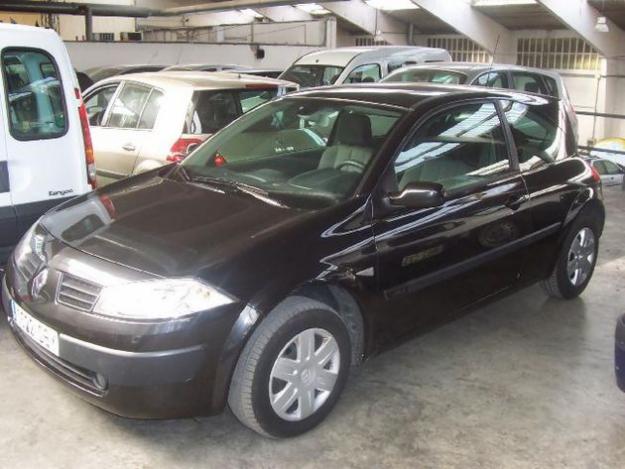 Venta de coche Renault MEGANE 1.5 DCI 80CV CONFORT EXPRESSION '04 en Huesca