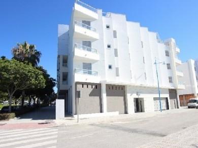 Apartamento con 3 dormitorios se vende en Marbella, Costa del Sol