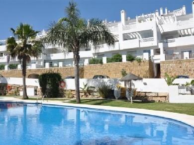 Apartamento con 3 dormitorios se vende en Casares Costa, Costa del Sol