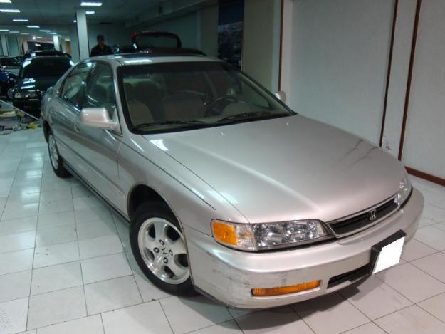 HONDA Accord 2.2 VTEC 4p. - 3.850 €