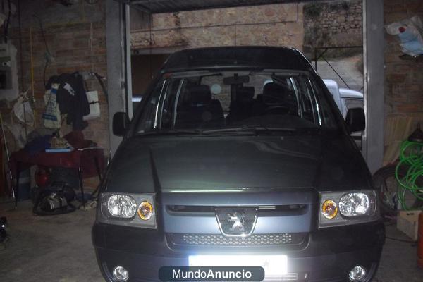 se vende peugeot expert del año 2004 impecable