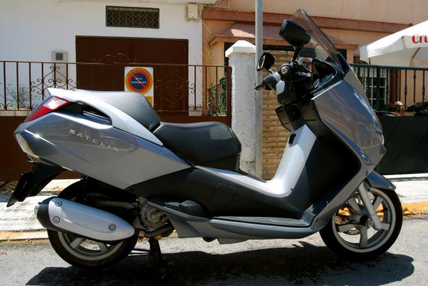 vendo peugeot satelis 250 c.c.