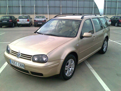 VOLKSWAGEN GOLF 1.6 ADVANCE