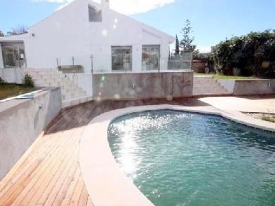 Chalet con 4 dormitorios se vende en Marbella, Costa del Sol