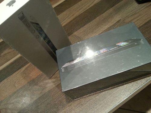 Iphone 5 yoigo negro blanco 16 gb nuevo