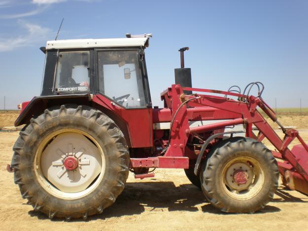 VENDO TRACTOR  CON PALA 125CV