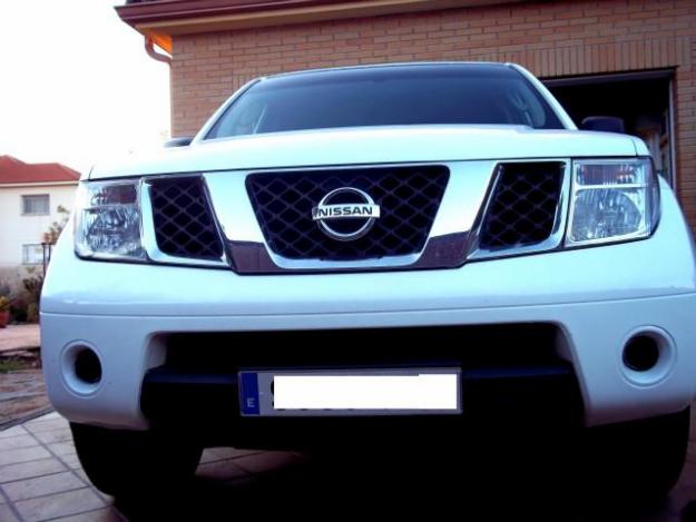 Nissan Pathfinder 2.5dCi LE