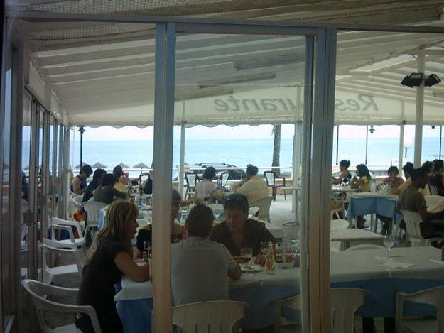 RESTAURANT  A LA PLAGE deu MEDITERRANEE