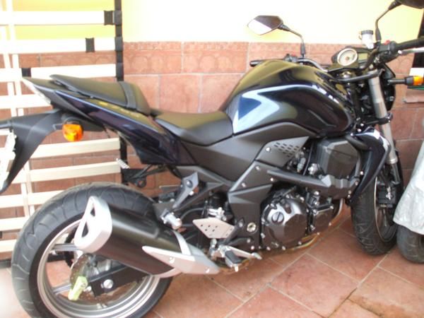 vendo motocicleta kawasaki Z750