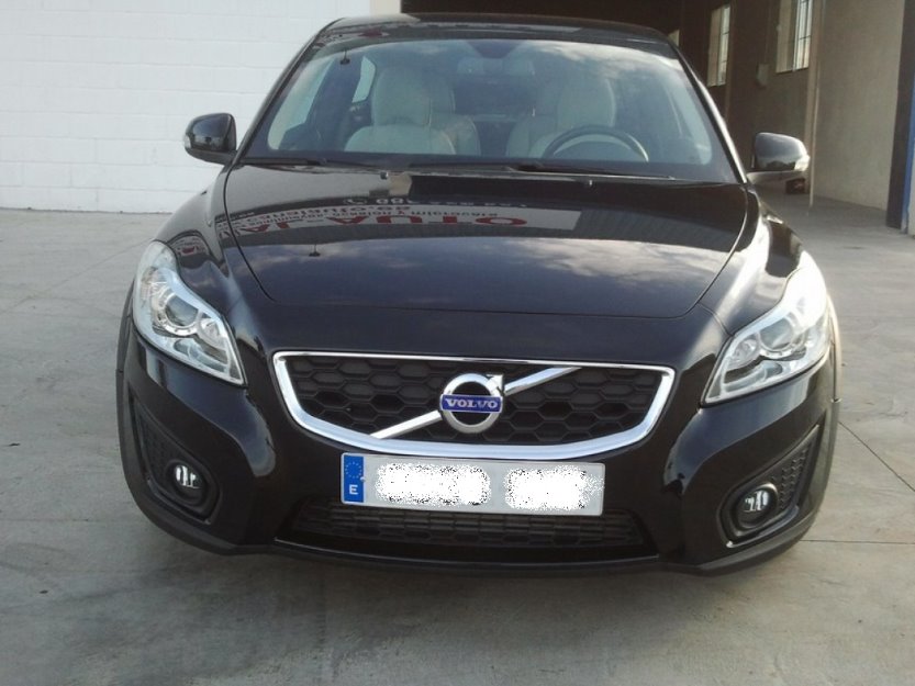 Volvo c30 semi nuevo