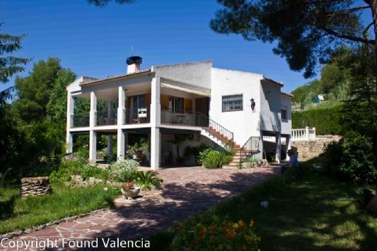 4 Dormitorio Chalet En Venta en Turis, Valencia