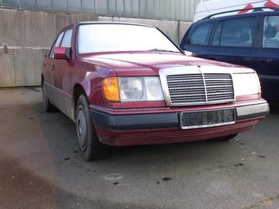 MERCEDES BENZ 200 D