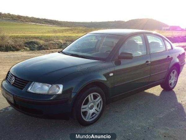 Volkswagen Passat 2.3 V5 HIGHLINE