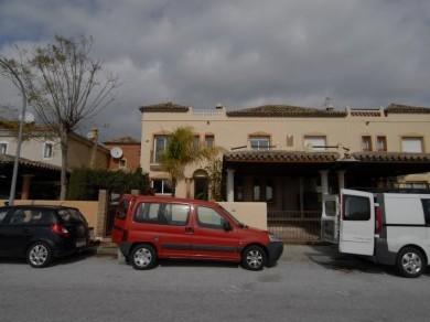 Adosado con 4 dormitorios se vende en Estepona, Costa del Sol