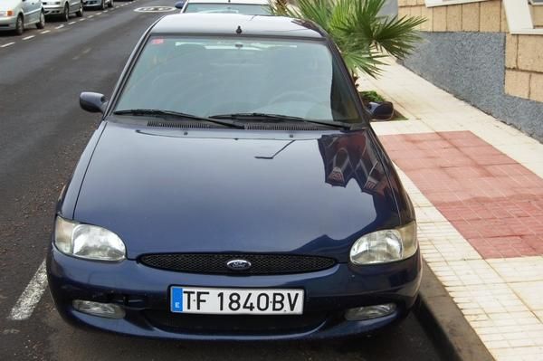 Se vende coche Ford Escort 1600 90cv 16v