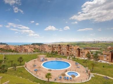 Apartamento con 2 dormitorios se vende en Casares Costa, Costa del Sol