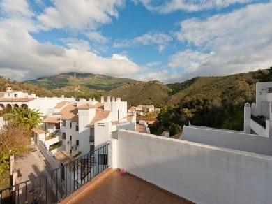 Apartamento con 2 dormitorios se vende en Benahavis, Costa del Sol