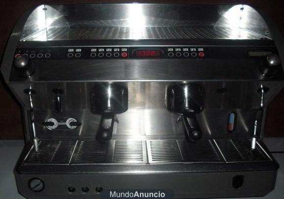 VENDO MAQUINA DE CAFE MODELO VIENNA 2 PORTAS AUTOMATICA.