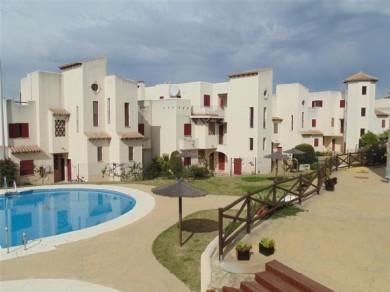 Apartamento con 2 dormitorios se vende en Casares Costa, Costa del Sol