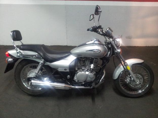 kawasaki eliminator 125 por 1.400 € y 5.900 km