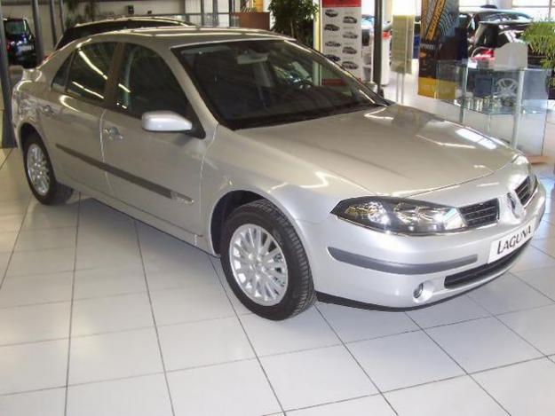 Venta de coche Renault LAGUNA 1.9 DCI 130CV LUXE DINAMIQUE '06 en Huesca