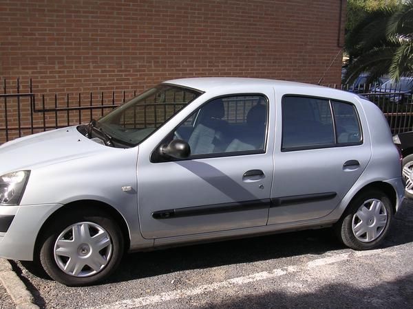 Se vende RENAULT CLIO. 1.2 Gasolina